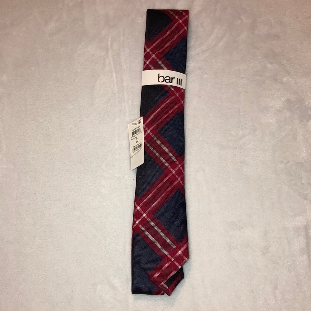 Bar III tie